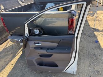 Honda oddssey door