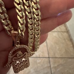 Cuban Chain In Gold Filled With Hamsa Pendant