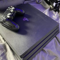 PS4 (1TB)