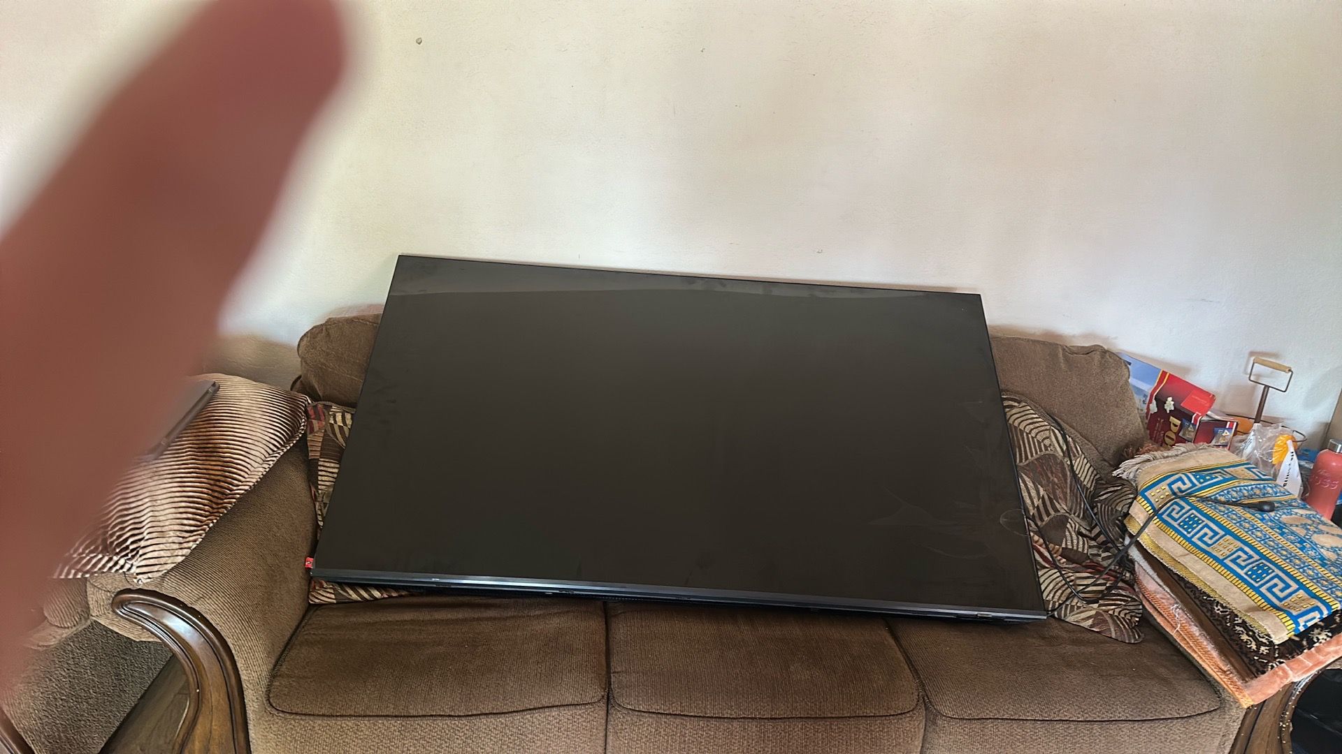 Samsung tv 65 inch almost brand new used for 5 months