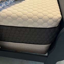 New Queen Mattress 