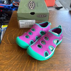 Brand New Keen Stingray Sandals Size 13 Girls
