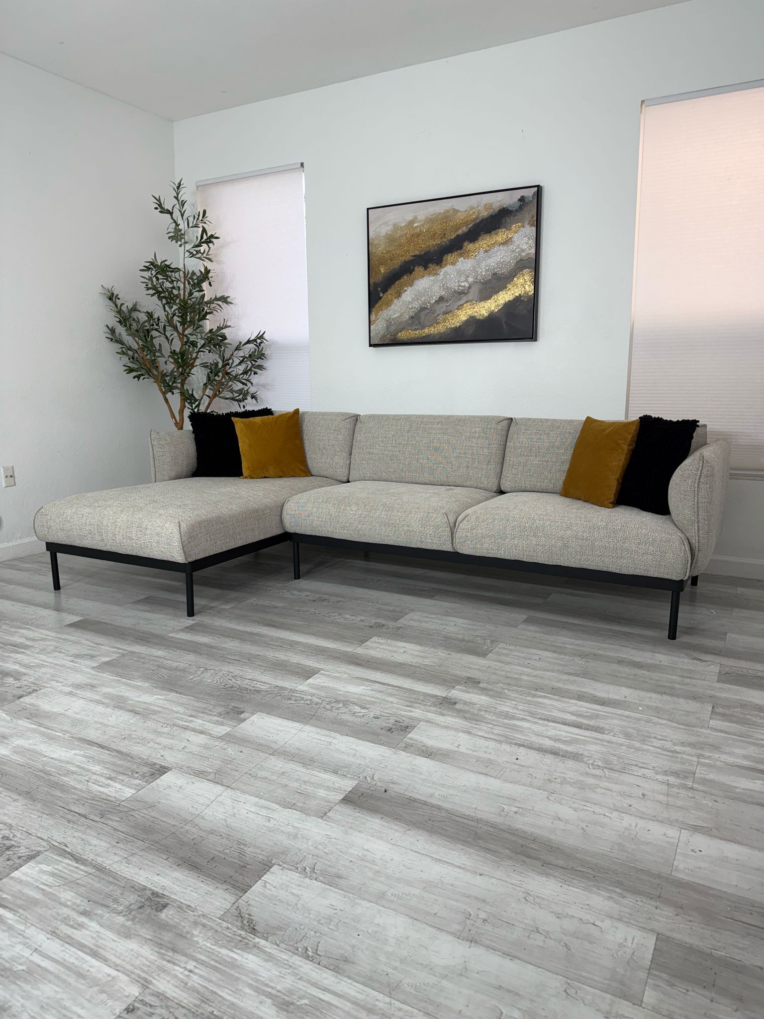IKEA ÄPPLARYD Sofa with Right Chaise – Light