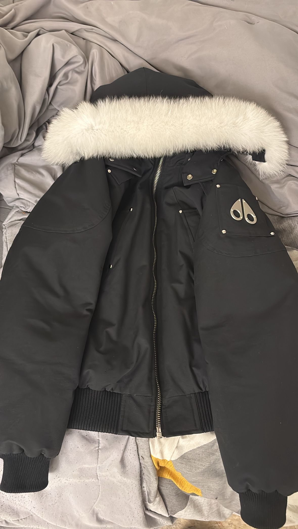 Moose Knuckle white Fur 