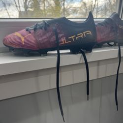 Size 7- Puma Ultra 