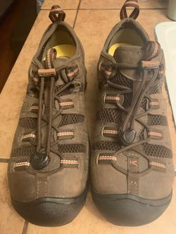 Keen shoes almost new