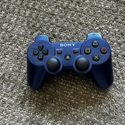 PS3 And PS4 Controller Each, One N64 Controller 4 Games In The picture (pick Up Only)