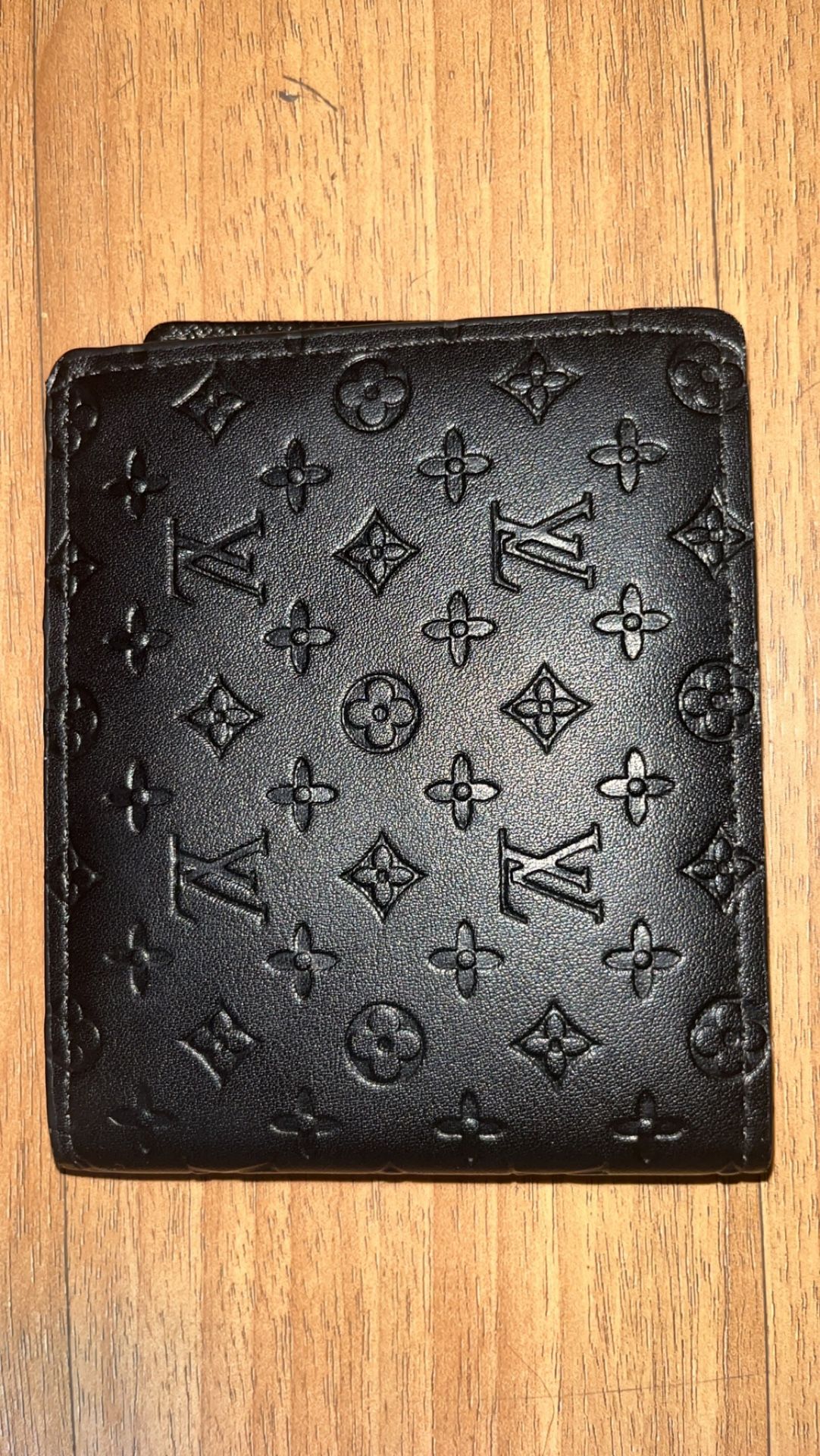 Louis Vuitton Wallet for Sale in Brooks, OR - OfferUp