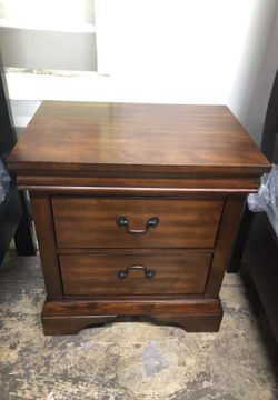NIGHTSTAND