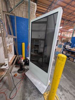 Touch Kiosk 66 inch with computer