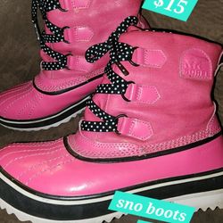 SNO BOOTS SZ 7.5