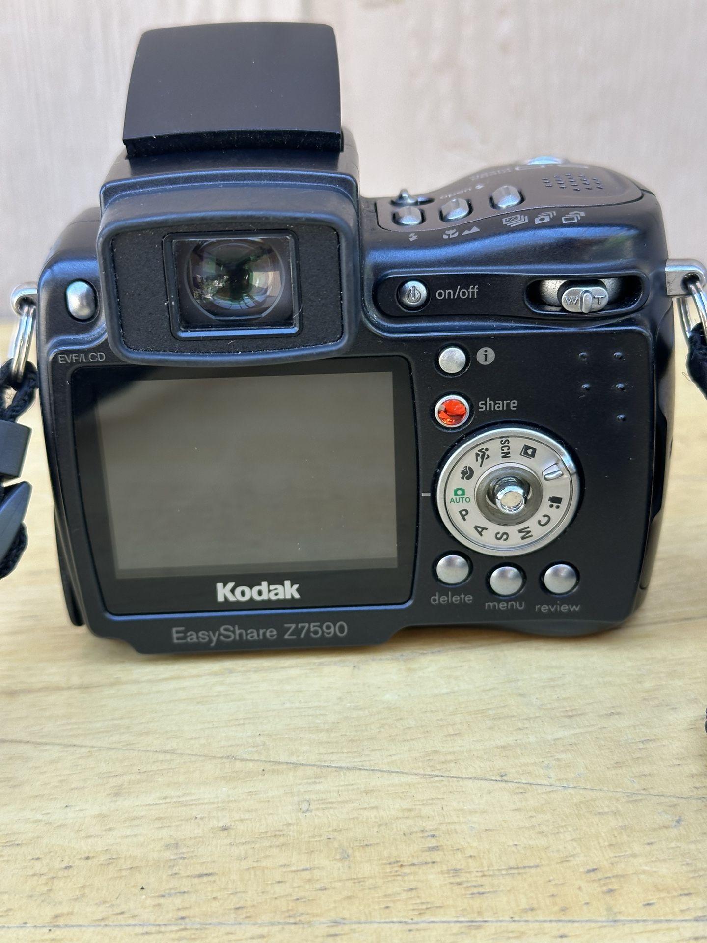 Kodak EasyShare Z7590 5.0MP 10x Zoom Digital Camera W Charger/Battery TESTED