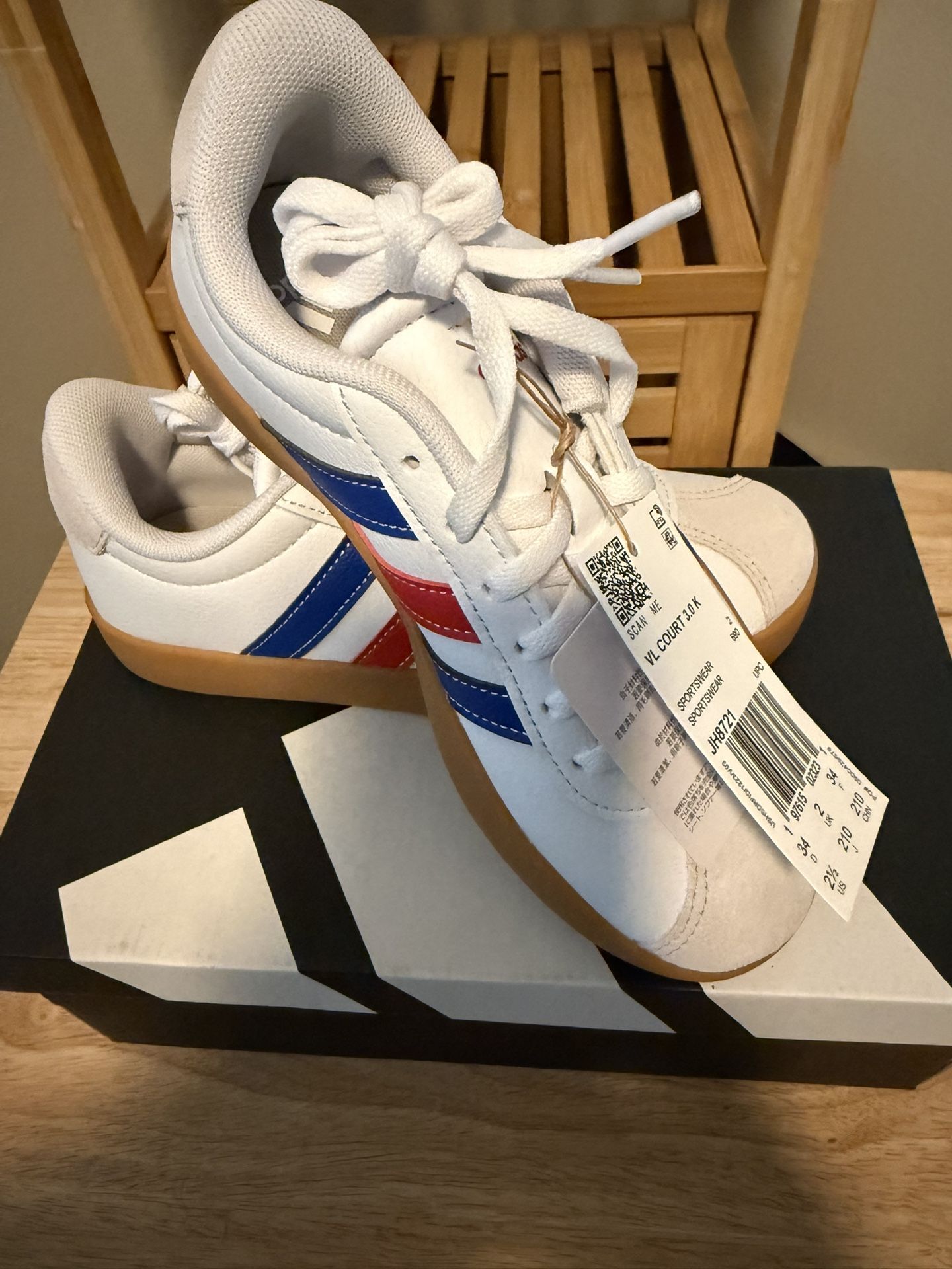 New kids Adidas VL Court Size 2.5