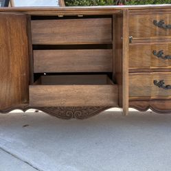 9 Drawer Dresser