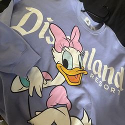 Daisy Disneyland sweatshirt