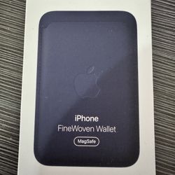 Brand New iPhone FineWoven Wallet with MagSafe Navy