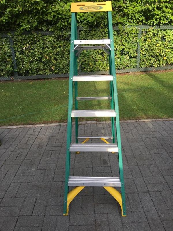 6 ft green Werner step ladder (MINT Condition ) for Sale in Seattle, WA