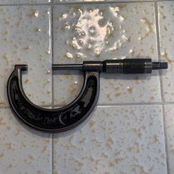 Vintage Brown & Sharpe 1"- 2" Outside Micrometer USA
