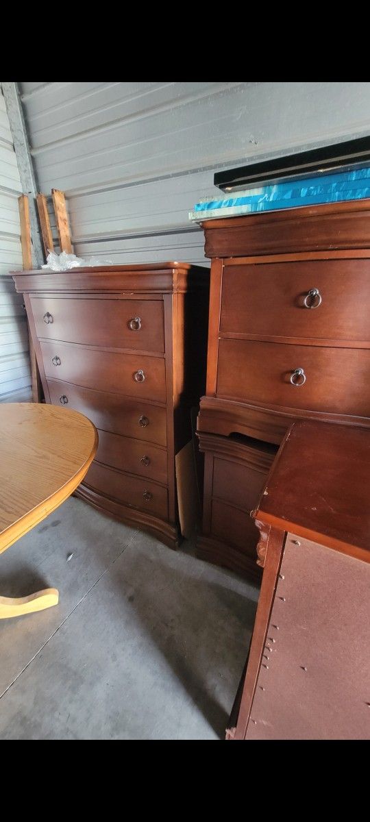 Tall Dresser And Night Stands Set