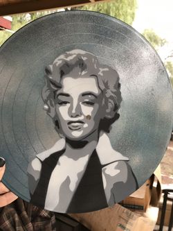 Marilyn Monroe record photo