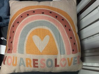Free decorative trow pillow 