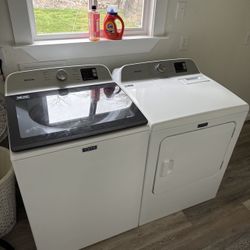Maytag Washer and Dryer Set 