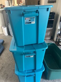 7 empty containers all $25