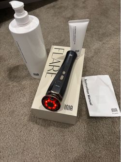 Inia Flare Facial Neck Massager.