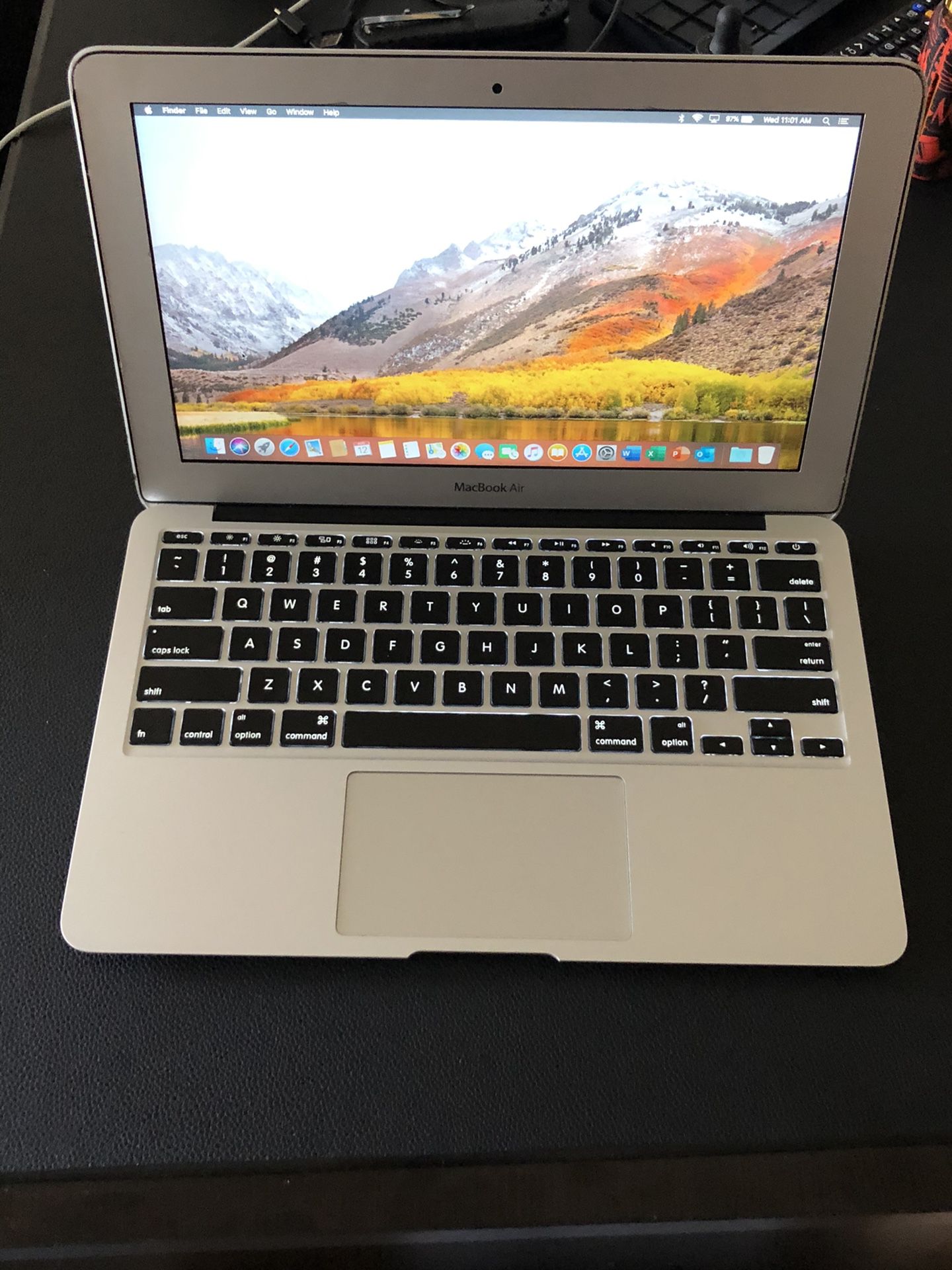 NICE 2011 Apple MacBook Air 11" 1.6GHz Core i5, macOS High Sierra 10.13.6 + Office 2019 (Word/Excel/PowerPt/Outlook) +Charger
