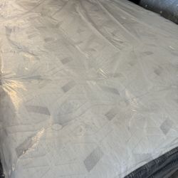 California King Size Bed Mattress King Koil Intimate Medium Firm Pillow Top Button Aireloom Kluft Hotel Collection Serta Sealy Stearns & Foster Purple