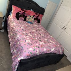 Full Size Bedframe, dresser w/ mirror And Nightstand 