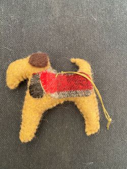 Small Felt Dod/ Read Description