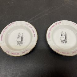 vintage ceramic souvenir ashtray from "General Lee's Man Jen Low," a historic restaurant located in Los Angeles, California.  Design: Features a centr