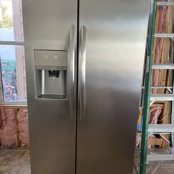 Frigidaire Side-By-Side Refrigerator