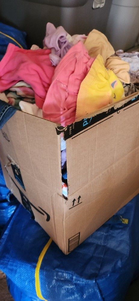 Huge Box (Was Be Put Into Bag) Of Girls Clothes 2t To 4t