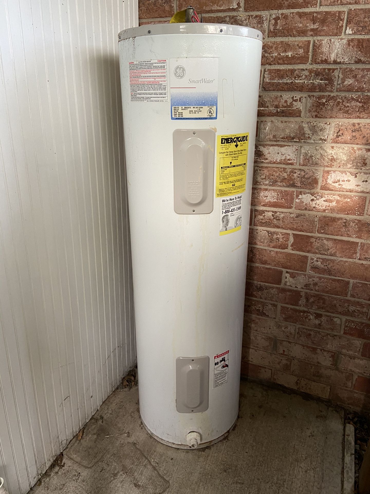 Water heater OBO - for parts - can make a diy bbq pit
