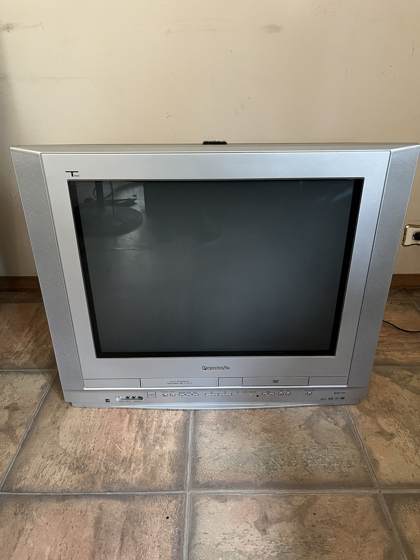 Panasonic Tau PV-DF2735 27" TV/DVD/VHS Combo Retro Gaming Television S-Video