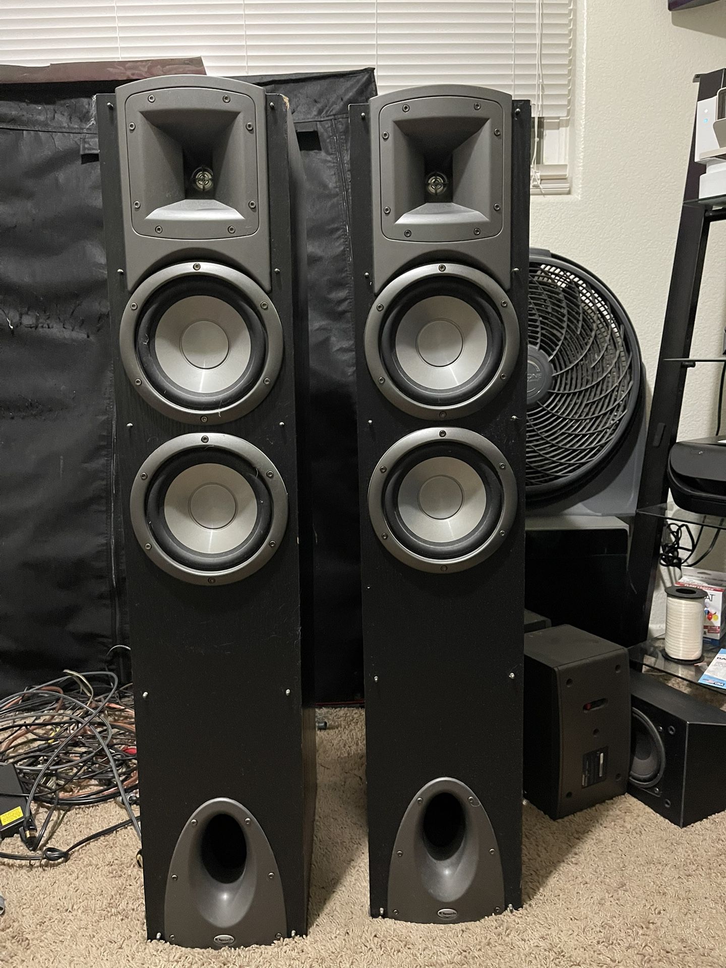 2 Spikers Good Condition Klipsch