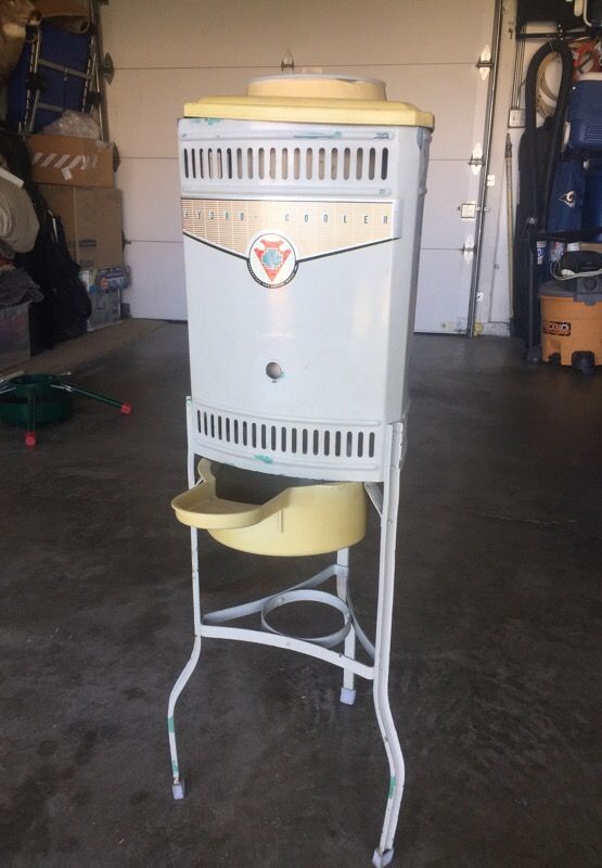 VINTAGE-Arrowhead Hydro-Cooler!