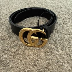 Woman’s Gucci Belt