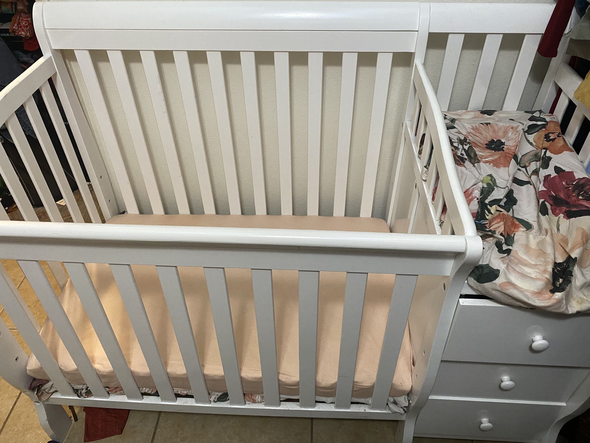 Mini Crib White With Floral Bedding