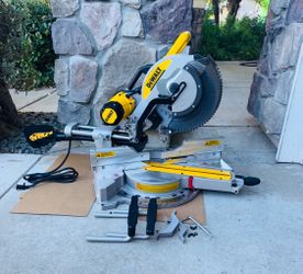 DEWALT 15 Amp Corded 12 in. Double Bevel Sliding Compound Miter Saw with XPS technology, Blade Wrench and Material Clamp Model # DWS780