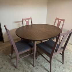 Round Dining Table Set – Table + 4 Chairs