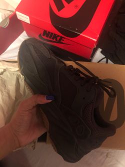 Utility black 700 Yeezy size 7 1/2