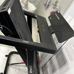 Treadmill - New 