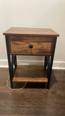 2 Night stands