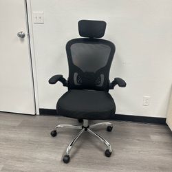 Ergonomic Office Chair With Wheel 