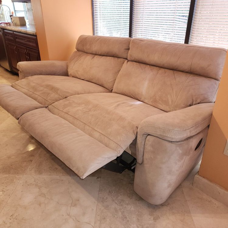 Recliner Sofa  $600 Couch has dual recliners Microfiber high end like new 
Sofa 86 inches wide 40 inches deep