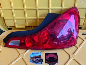2014 / 2015 Infiniti Q60 rear passenger right side tail light