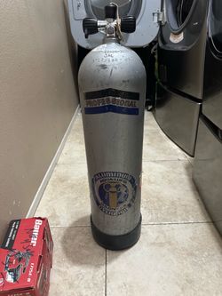 Vintage aqualung scuba tank